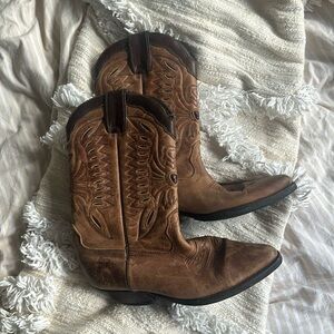 Vintage size 8 cowboy boots